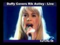 Duffy covers Rick Astley - fans get a rick rolling live