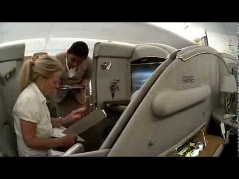 Emirates - Flight A380 EMIRATES EK384 Bangkok Hong-Kong, airport arrival, chek-in,security, Emirates lounge, boarding, full flight with Spa views. Vol EMIRATES EK384 Ba...