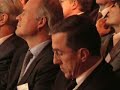 anim�s par christine ockrent, avec andr� santini dans le public, les d�bats ont �t� entam�s par le patron france de microsoft.