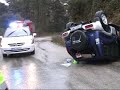 Vuelco de un Nisan Terrano en la carretera de Portela