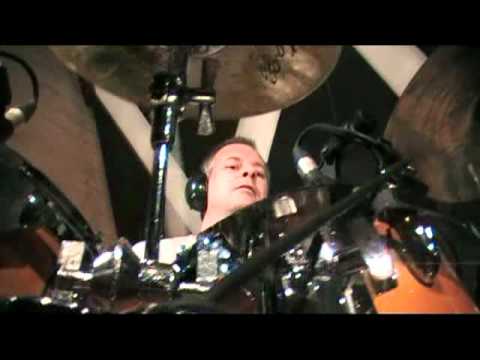 Video Tony Benedek Drummer in studio DIERA