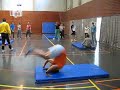 VOLTEO HACIA DELANTE CON LAS PIEDRAS ESTIRADAS