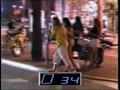 torito con dos chicas desnudas en la calle