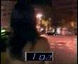 torito con dos chicas desnudas en la calle