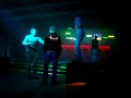 Tarani veniti de la coasa de la munca cu ziua in discoteca Tarani cocliti