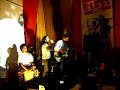 Iânis de Santis canta com Paulo Baruk e Léo Chaves tocando Cajon (Carron) na lanchonete Bless Burguer. 04 de agosto de 2008