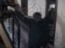 Caida por la escalera con un colchon