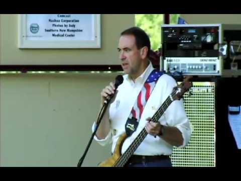 Gov Huckabee speaks, and rocks out, ...