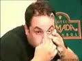 رجال يطلع الحليب من عيونهaman puor milk from his eyes
