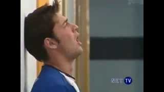 Knee to the balls - Rebelde
