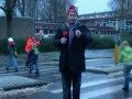 Piet Paulusma geschept door auto - winterbanden kwik fit Piet Paulusma geschept door auto - winterbanden kwik fit