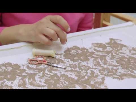 FASHION RULES TECHNIQUE: Lace appliqué