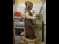 making of scultura in legno bambina in costume di perloz e f