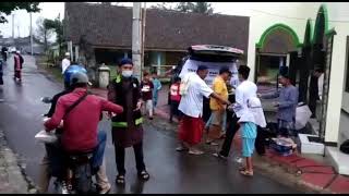 1000 BUNGKUS !!! Yayasan KMI berbagi paket buka puasa