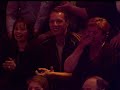 Boem is ho, tuut tuut is hun single die ze zingen bij de show van Paul de Leeuw