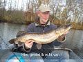 Vissen op de veenplassen 