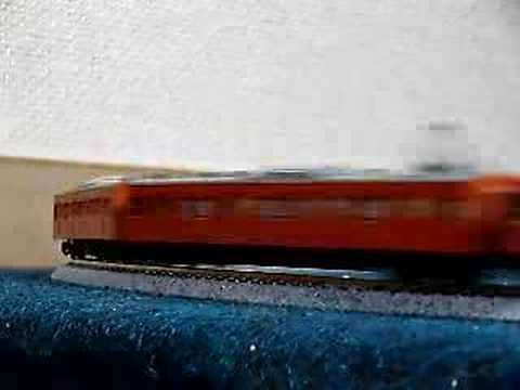 鉄道模型　Nゲージ　201系中央線色　１０両編成の走行シーン