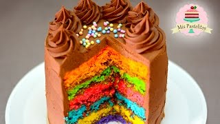 Pastel de Arcoíris y Frosting de Chocolate