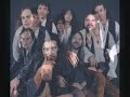 esta es una de las mejores canciones de mago por eso decidi ponerles dichas imagenes cuando el grupo comenzaba mirarlo y veran porque...?