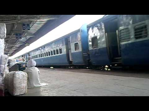 how to reach ujjain by train