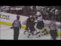 videos de Riley Cote vs Pierre-Luc Letourneau-Leblond 10-25-08 New Jersey Devils @ Philadelphia Flyers