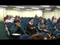 Participaram do debate, o biólogo e presidente da ONG Montanha Viva,de Florianópolis, Jorge Albuquerque, o professor de Educação em GestãoAmbiental da Unibave, de Orleans, e membro do Movimento Nascentes daSerra, Ademir Milo Motta da Silva, o secretário-executivo do Comitê daBacia Hidrográfica do Rio Tubarão e Complexo Lagunar, FranciscoBeltrame, a presidente da Câmara de Vereadores de Rio Fortuna, ArleteBloemer, o secretário de desenvolvimento regional de Tubarão, Haroldode Oliveira Silva, o Dura, a coordenadora do curso de História,Eulélia Henrique e a acadêmica do 7° semestre de História, AlineCobertura ECOTV http://www.youtube.com/ECOTVImagens: Fernando De CarvalhoNandi.Pedido de Instalação de mina de fosfato na nascente do rio Pinheiros em Anitápolis SC Brasil, gera preocupação em estudantes de cidades que se utilizam das águas do rio para o abastecimento e consumo.O órgão oficial de licenciamento e fiscalização ambiental do estado de Santa Catarina ao sul do Brasil, já havia emitido a licença para a implantação do empreendimento. A Ong Montanha Viva ingressou na justiça, pedindo a anulação da licença, O ministério Público Federal, aceitou a denúncia e concedeu liminar favorável, parando o empreendimento.Para reforçar os argumentos contrários, e examinar os riscos aos recursos hídricos de tal atividade na região, está sendo realizada uma audiência pública, na cidade onde o rio tem seu estuário, junto as belas lagoas antes de antigir o oceano Atlântico.Ambientalistas, políticos e técnicos, participaram recentemente de programa de TV para alertar a população dos problemas ambientais e dos risco, caso o projeto venha ser implantado, pois após esta liminar da justiça, a área que contém o minério foi vendida para a Companhia de mineração VALE. Com o empreendimento nas mãos desta grande mineradora, cresce o temor na população que a VALE recorra a justiça para retomar ao projeto.