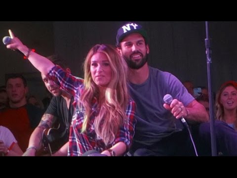 NFL WR Eric Decker's Wife Jessie Threw Out First Pitch At Padres Game