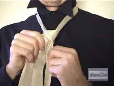 ViewDo: How to Tie a Tie (Double Windsor) Video
