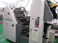 １枚おきに給紙トレイを変えて印刷できます。２枚重ねの商品の場合、丁合工程を省くことができます。2枚複写の伝票も低コストで生産可能です。�