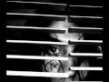 La pornografía infantil en la Red es una lacra imparable que ensucia nuestras vidas cada día. La presión policial con macrorredadas no es suficiente para detener las malas prácticas de estos individuos, que actúan desde el anonimato que puede brindar Internet golpeando las vidas de cientos de niños, incluso bebés, en busca de un deseo sexual depravado y enfermizo. Por eso entre todos los internautas debemos ponernos manos a la obra y meter el máximo de ruido en el ciberespacio. El objetivo ...