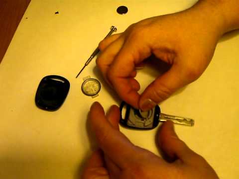 Change the battery on  Lexus RX300 three button Key remote