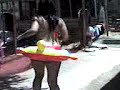 valeska y el flotador