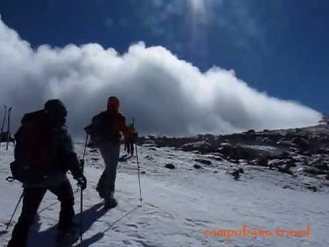 Video Un vulcano di neve
