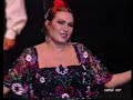 aqui rocio canta unos fandangos, es poco habitual ver a rocio por fandangos