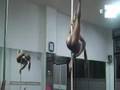 Argentinas cambian los aeróbicos por clases de streptease