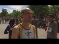 Een uniek filmportret over Abdelkader Benalis schrijverschap en fascinatie voor hardlopen. Wie is deze veelschrijver van essays, columns, gedichten, toneelstukken, korte verhalen, novelles en romans? Kom erachter bij de première van De jacht van Abdelkader Benali tijdens GDMW Festival op 3 oktober om 20.30 uur in de Rotterdamse Schouwburg. Duur: 55 minuten. Regie: Ronald Bos. Geproduceerd door René Mendel / Interakt. Kijk voor meer info op www.gdmw.nl. Voor kaartverkoop: www.rotterdamseschouwburg.nl.