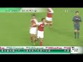 聯賽續居榜首今晚聯賽南華對晨曦，以3:2取勝。 先講賽果，領先兩球後被扳平，之後雙方續有很多攻勢，但都未能把握，最終南華贏3:2，又是「好險」。 今天客席教練Frank Nuttall和我一起睇波。他的評語是：「是有些陣中球員，在球場上，作出一些錯誤決定之後，之後決斷混亂，接連錯失機會，而中場和後防亦有漏動。不過，更重要的是，南華在10日之內贏了3場波，其中一場是盃賽決賽；而3場賽事之中，教練選用的正選球員共有18人，這些數字，對球隊來說，是一個很健康的數字。」 渴望進步這次的特訓，Frank給南華球員和球會的評語：「如果南華要有進步，有兩方面需要改善：球員的靈敏度和力量、速度；球會方面，長遠必須加強青訓。 可喜的是，南華有良好的視野，更重要的是，南華上下都非常渴望進步。」 以上亦是Frank接受南華早報訪問時，發表的言論。 今晚Frank問我，這樣的公開評論，會不是令人感覺他對南華的評語負面？ 我請Frank放心。香港的球迷和公眾，以及我和南華，都承認南華（及香港足球）的水準，有改善的必要。我還告訴他，南華無論贏波、和波或輸波，我們都經常接受公眾的批評和意見，因為我們在心態上，確是非常渴望進步的。 第二階段特訓Frank的行程十分緊密，明天將飛往曼徹斯特城，主持一個專業教練課程的講座，然後他將會帶領英國U18國家隊，前往葡萄牙集訓及比賽，之後他才有短暫假期，回家與家人見面。 我們目前正與Frank商討，下一階段的南華特訓時間及細節。 繼續努力今晚南華攻入第二球時，我有點感動，第一球是陳肇麒助攻給里奧射入，他絕不貪功；而第二球是肇麒把握機會起腳，射入世界波，楣底入網－ 我感到這位香港土產中鋒，真正成熟了。証明香港球員，在努力之下，仍大有可能，可以成為十分出色的球員，希望陳肇麒，以及所有華人球員，都要為自己，和為香港足球，而繼續努力。