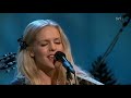 A lovely song by Lars Winnerbäck, released by him in 1996 (and later). Here with Sofia K. with the house band Augustifamiljen in the SVT quiz programme 