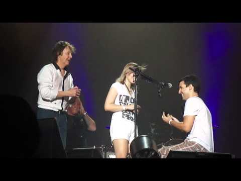 paul mccartney - Paul McCartney - Fortaleza 09.05.2013 - Fans Onstage.