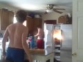 videos de Beer Pong Trick Shots: 2 Boys 4 Balls