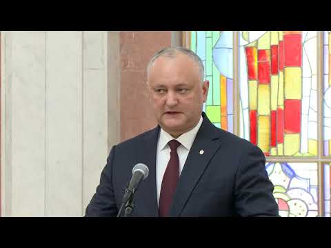 Patru miniștri și un viceprim-ministru au fost învestiți în funcție