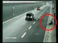 car-tunnel-videorecords-dangerous-behavions