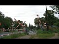 Bahnübergang/ Railroad Crossing WSSB Hs64b mit RE3 Stralsund -- Elsterwerda