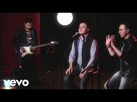 río - Music video by Río Roma performing Vida Nueva. (C) 2013 Sony Music Entertainment México, S.A. de C.V. http://smarturl.it/otravidacombo.