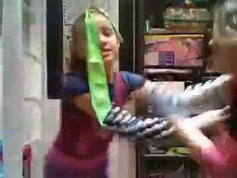 The Ivy & Silvia Show; Episode One: The iPod