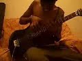 baixista alucinado...tocando guitarra