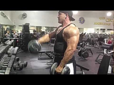 how to build big shoulders