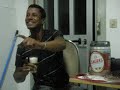 Adriano e val cantando ( na casa da gi)
