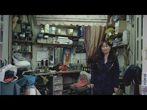 ikea - 來到邱大姐的改衣店,不只衣服改得漂亮,連心情都會改得美麗。這裡只有兩坪,卻可能是全世界唯一一個兼修內外的心靈諮商室。小小的空間,承載了邱大姐的夢想和客人的希望,而改...
