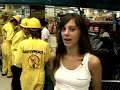 Greenpeace vació la góndola de lámparas incandescentes Greenpeace vació la góndola de lámparas incandescentes